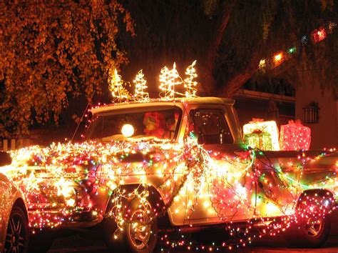 17 Best Places to See Christmas Lights in Los Angeles