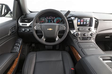 2018 Chevrolet Tahoe RST Performance Package interior - Motor Trend en ...