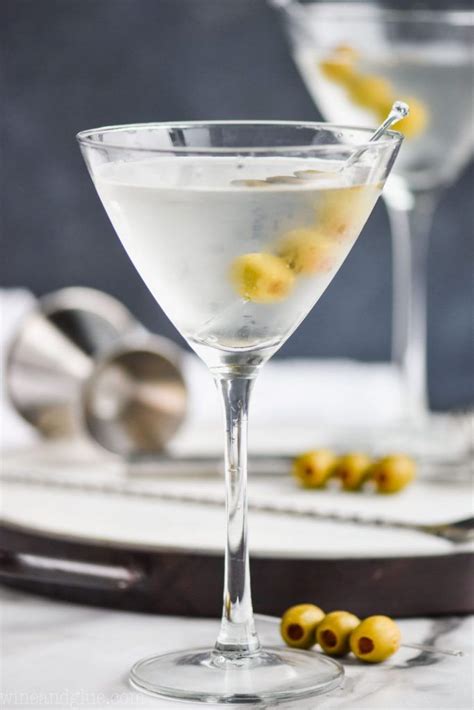 A Gin Martini is a classic cocktail that every at home bartender should ...