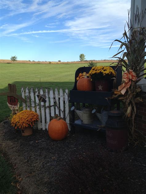 Country Fall Decor / COUNTRY FALL PUMPKIN PORCH DECORATING. RUSTIC ...