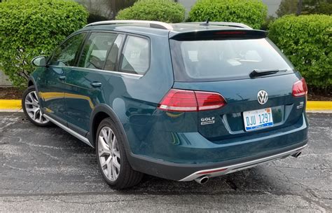 Test Drive: 2018 Volkswagen Golf Alltrack | The Daily Drive | Consumer ...