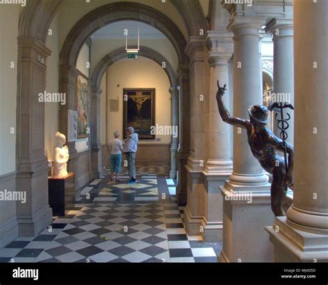 Dali museum interior hi-res stock photography and images - Alamy