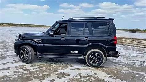 Modified Mahindra Scorpio Black