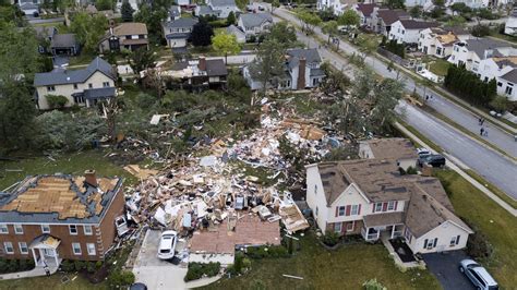 Tornado sweeps through suburban Chicago, causing damage | MPR News