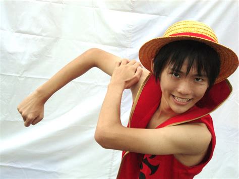 Straw Hat Pirates!: One Piece- Luffy Cosplays