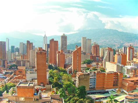 How To: Self-Guided City Tour of Medellin, Colombia for Under $5