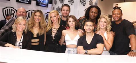 Videos: The Arrow Cast & Producers Talk Season 6 At Comic-Con ...