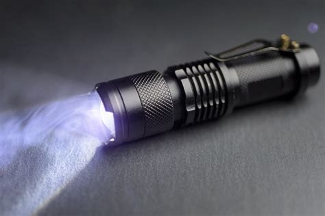 Best EDC Flashlights - FULL 2021 BUYER'S GUIDE & REVIEWS