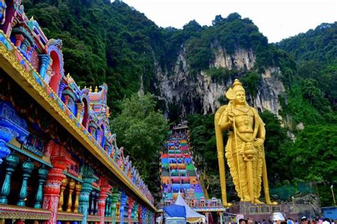 BATU CAVES Kuala Lumpur Visitors Guide 2024 + [Top FAQs]