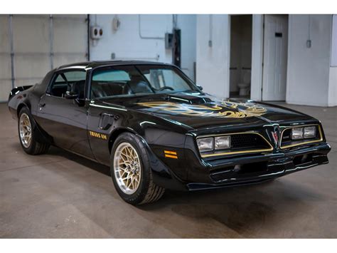 Pontiac firebird trans am 1977 - adulthrom