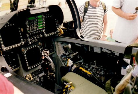 File:F18 Cockpit.JPG - Wikimedia Commons