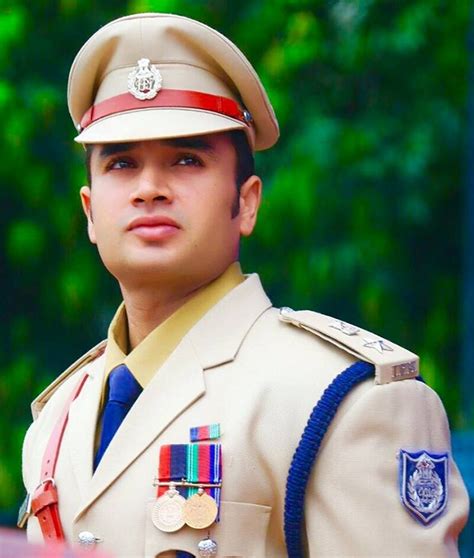 This Handsome IPS Officer Is Giving Bollywood Actors A Run For Their ...