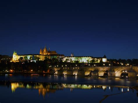 Charles Bridge at Night | Night view of Charles Bridge and P… | Flickr