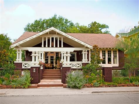 Boost Your Curb Appeal With a Bungalow Look | HGTV