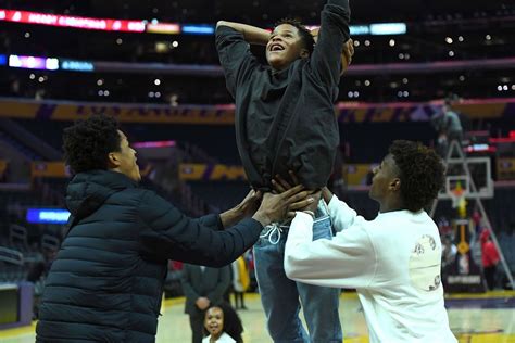 Bronny James vs Shaqir O'Neal: Who is the better college basketball ...