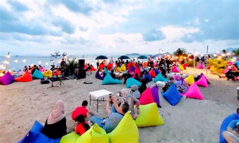 Pantai Sebalang, Pantai Cantik untuk Bersantai Menikmati Sunset di ...