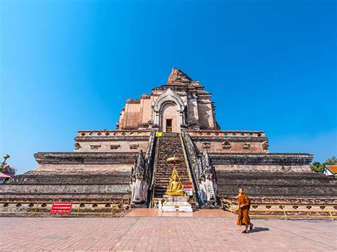 Wat Chedi Luang Chiang Mai: History, Entrance Fee & Opening Hours