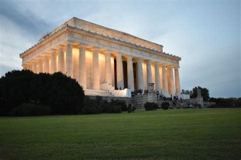 National Mall Monuments & Memorials: How to see them all in one night ...