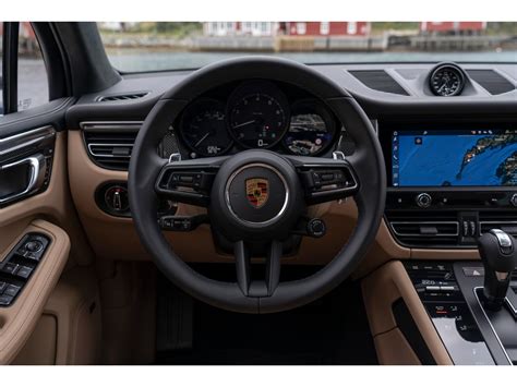 2022 Porsche Macan: 35 Interior Photos | U.S. News