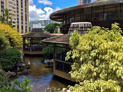 Pagoda Floating Restaurant - Modtraveler.net