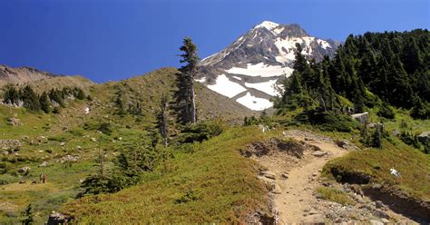 12 amazing Oregon hikes for each month of the year