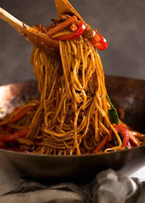 Lo Mein Noodles | RecipeTin Eats