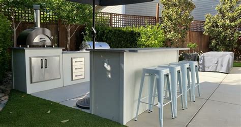 Outdoor Kitchen Bar: 17 Inspiring Ideas and Designs