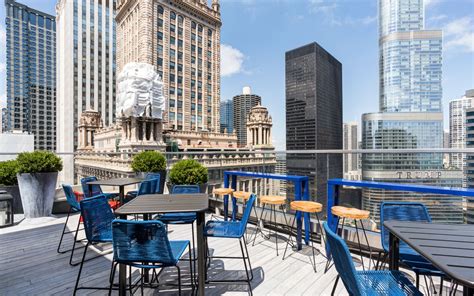 Best Chicago Rooftop Bars | Bubbly Moments | Rooftop bar, Rooftop bars ...