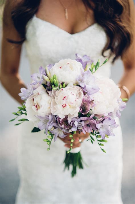 25 Beautiful Purple Wedding Bouquets We Love | Purple wedding bouquets ...