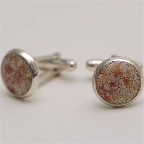 I found this on www.alexandramosher.com | Jewelry art, Bermuda pink ...