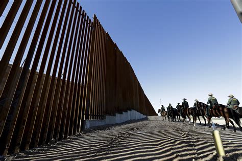 A look at the state of the wall on the US-Mexico border - NEWS 1130