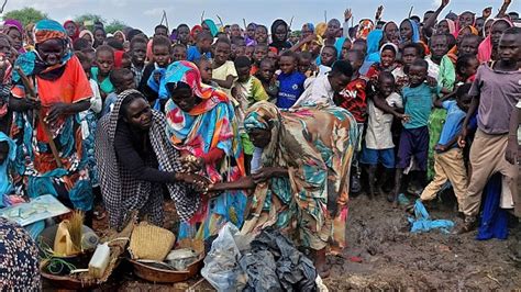 ICC prosecutor demands action over Sudan war crimes