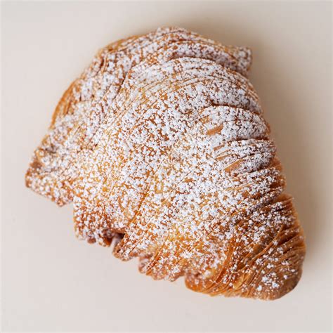 Sfogliatelle – Dolce & Biscotti Bakery