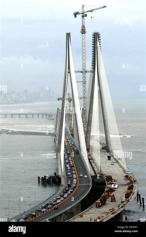 Opening day of Bandra Worli Rajiv Gandhi sea link bridge ; Bombay ...