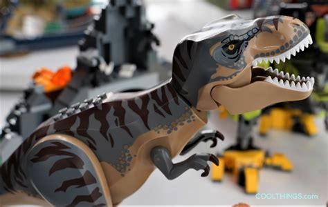 Unbox Lighting Hidden Treasure: Lego T. rex VS Dino-Mech Battle 75938 ...