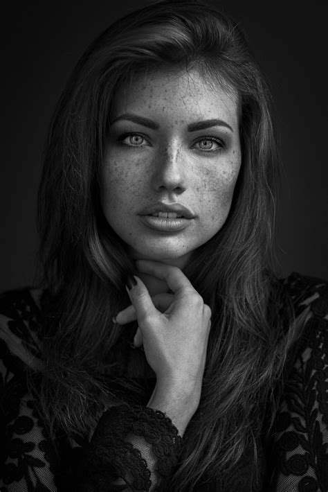 Pin on Svetlana Grabenko | Portrait, Photography poses women, Portrait ...