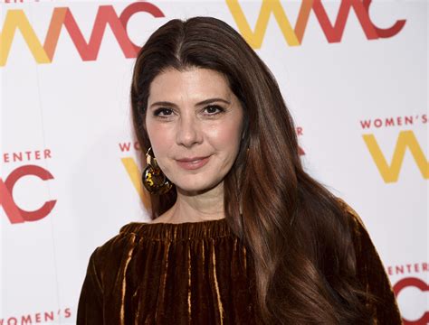 Handmaid's Tale: Marisa Tomei to Guest Star in Colony-Set Episode