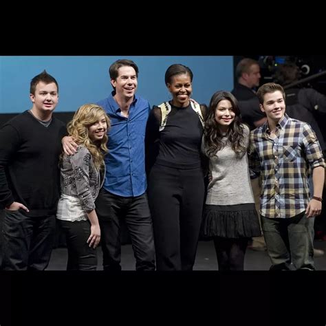 Icarly, Follow Me, Meeting, It Cast, Talk, Couple Photos, Couples ...