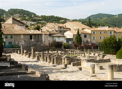 Roman Ruins at Vaison La Romaine, Provence, France Stock Photo - Alamy