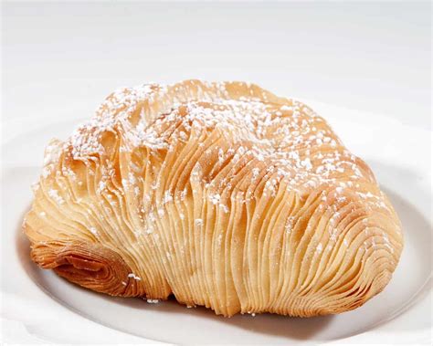 sfogliatelle alla crema | Sfogliatelle recipe, Italian recipes, Cooking ...