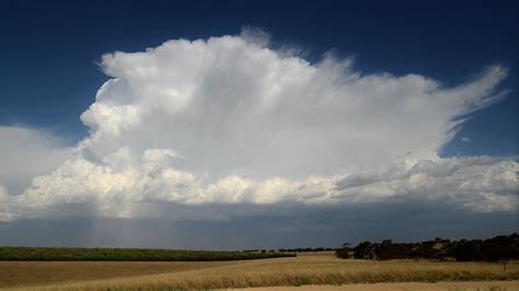 Cumulonimbus Cloud Time Lapse - The Birth of a Lightning Storm! - YouTube