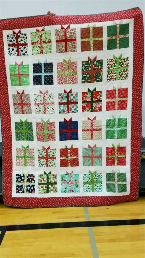 Christmas present quilt - Missouri Star Quilt Company 'Present Quilt ...