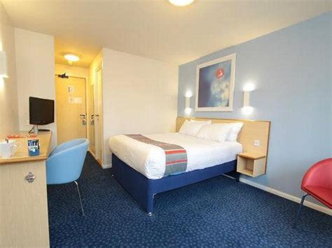 Travelodge Manchester Salford Quays | Book Your Dream Self-Catering or ...