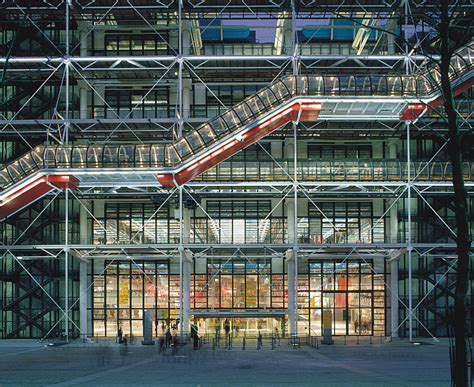 Centre Pompidou: high-tech architecture’s “inside-out” landmark – Free ...