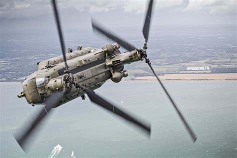 Boeing CH-47 Chinook.jpg « MyConfinedSpace