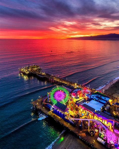 The beautiful Santa Monica Pier at sunset. : pics Pier Santa Monica ...