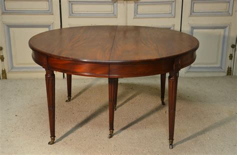 Proantic: Round Mahogany Dining Table