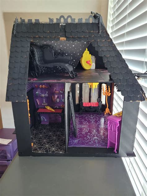 How to Make a DIY Haunted Dollhouse - Splendry