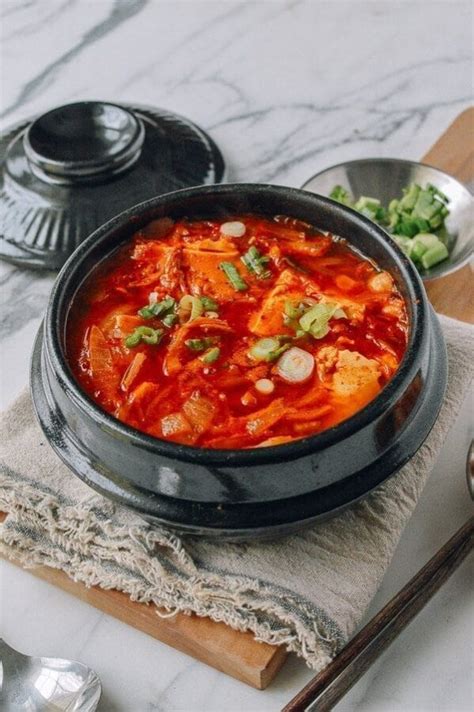 Kimchi Stew (Kimchi Jigae Recipe) - The Woks of Life