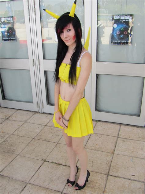 Pikachu - Cosplay Photo (31050438) - Fanpop